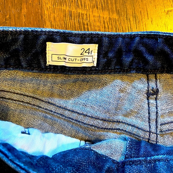 ⭐️2/$12 Gap 1969 Slim Cut-Offs Jean Shorts!! 💙 - Picture 3 of 4